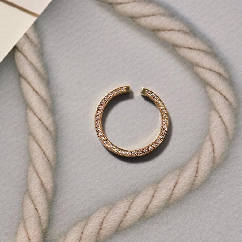 Earcuff redonda con diamante