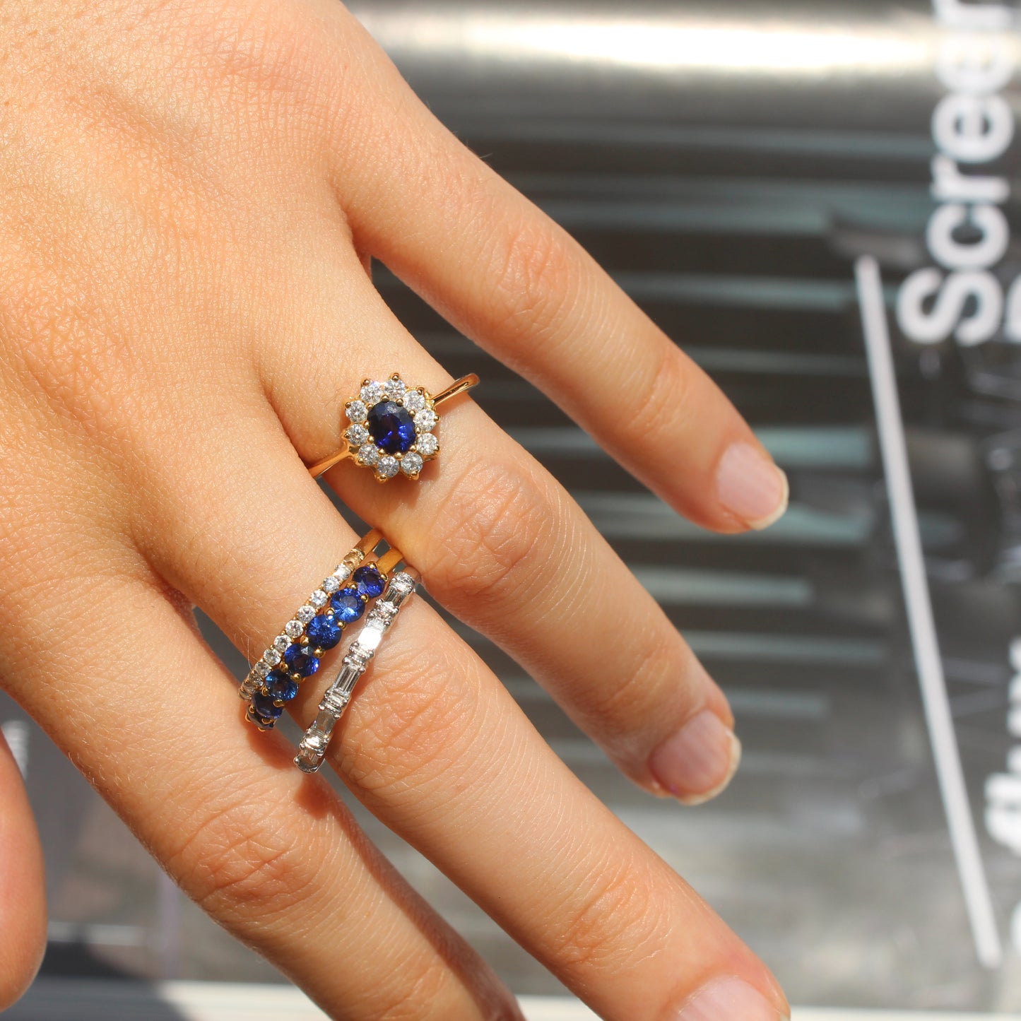 Anillo con halo de diamantes, tamaño pequeño 50% Nancy