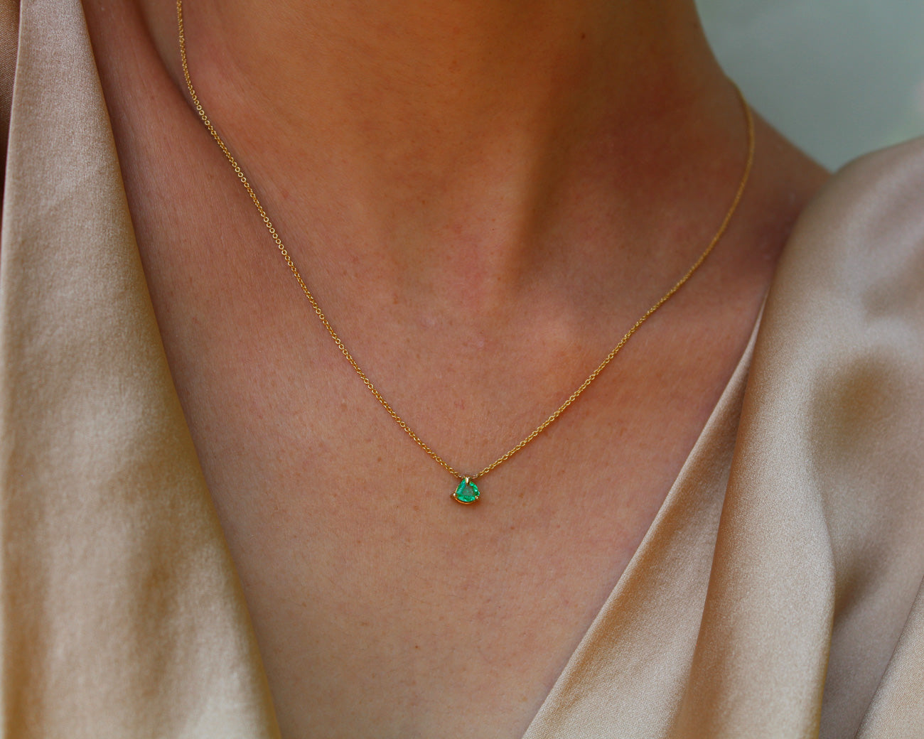 Collar con esmeralda, de 0.50 a 0.80ct