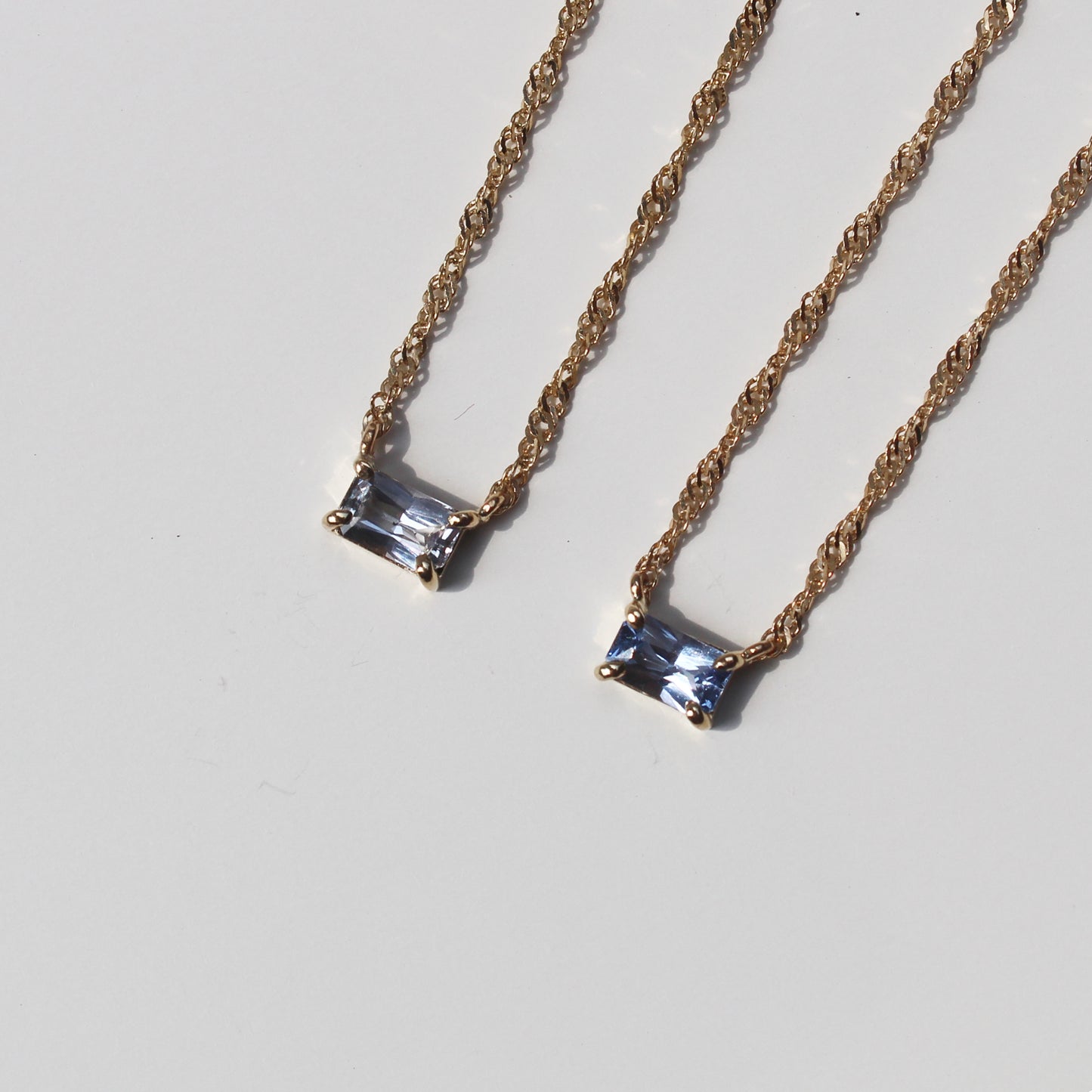 Collar con zafiro, corte Baguette