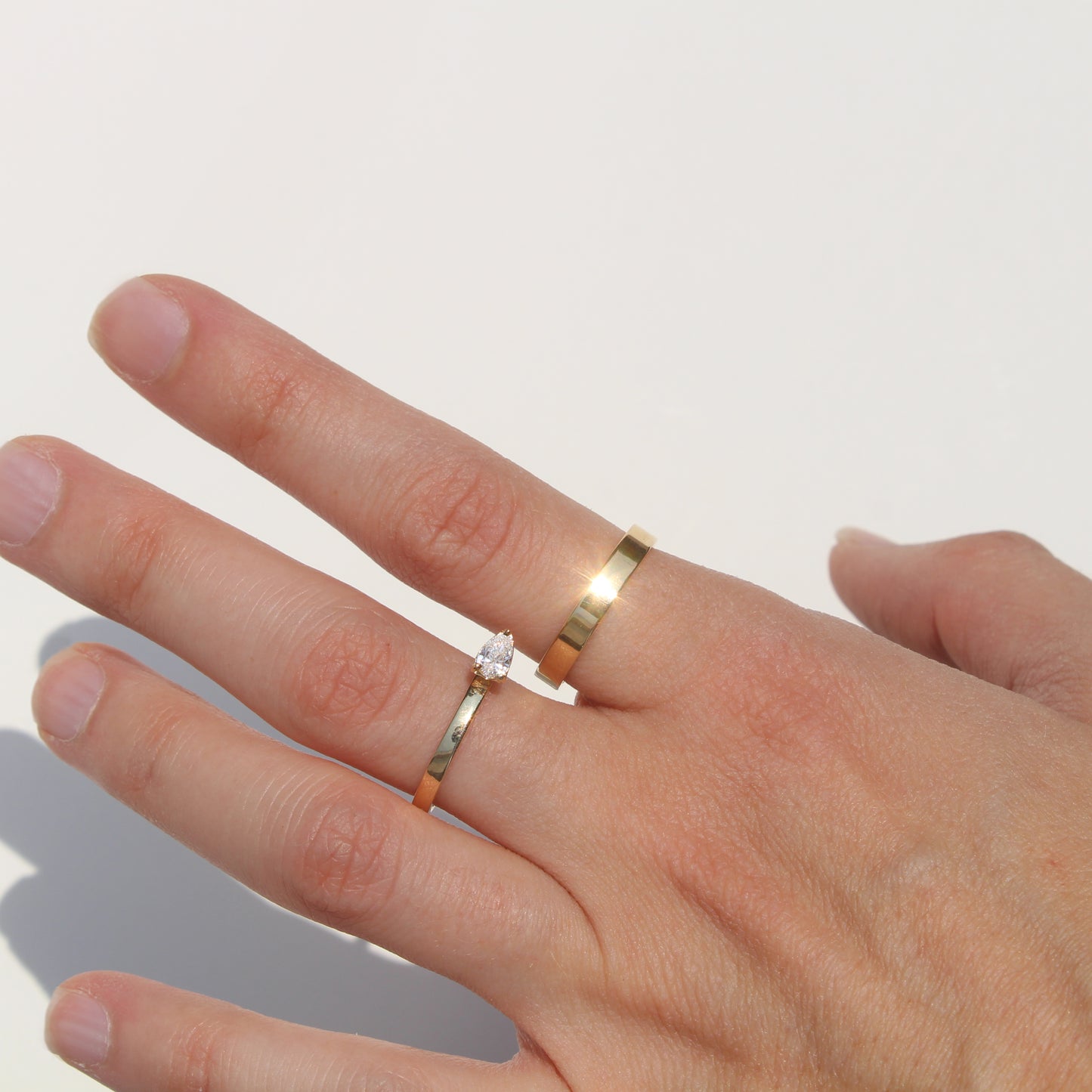 Anillo con diamante gota, lab-grown