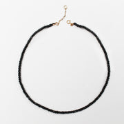 Collar de espinela negra