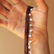 Collar de espinela negra