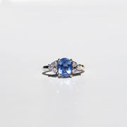 Anillo con zafiro central