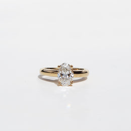 Solitario de diamante Oval