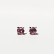Aretes de zafiro morado