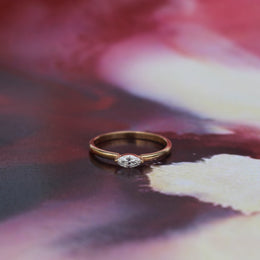 Anillo Marquise con diamante