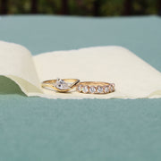 Solstice Ring, con diamante gota