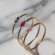 Anillo Marquise, con piedra de color