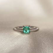 Anillo con esmeralda colombiana