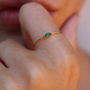 Anillo Marquise, con piedra de color