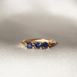 Anillo Mía de zafiro