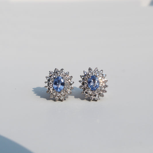 Aretes de halo de diamantes en Grande. Cotización personalizada.